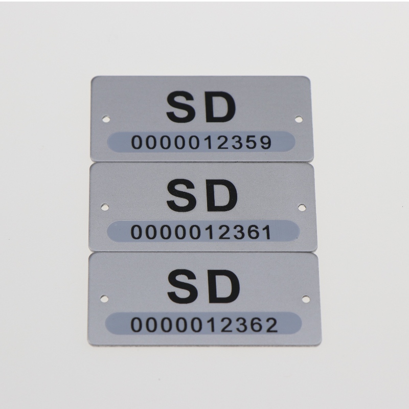 Comerț cu ridicata laser cu laser gravat Număr de serie Etichetă Metal Barcode etichetă etichetă tipărit de aluminiu Active etichetă labe